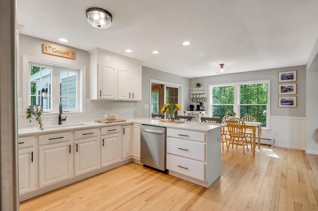 28 Woodbury Street Portland ME 04103