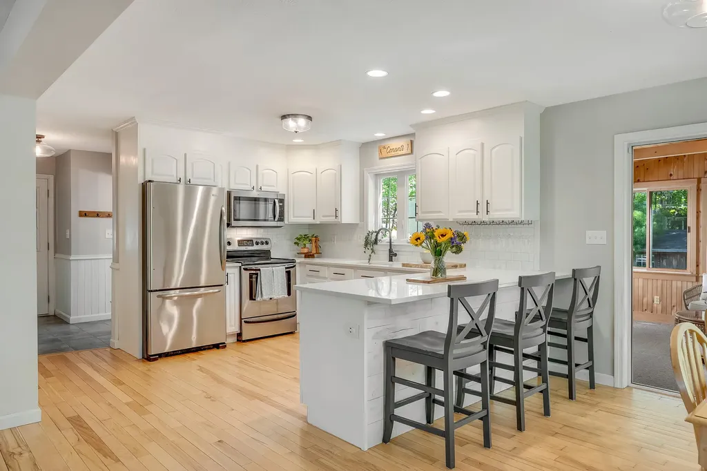 28 Woodbury Street Portland ME 04103