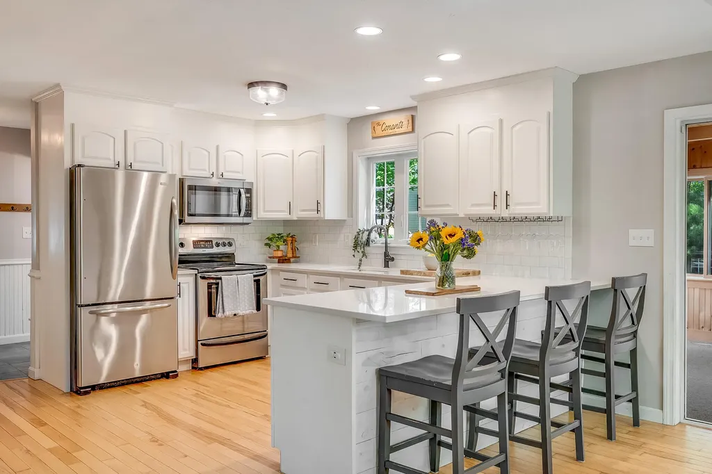 28 Woodbury Street Portland ME 04103