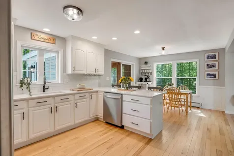 28 Woodbury Street Portland ME 04103