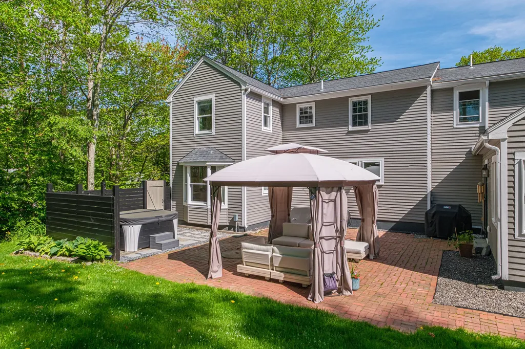 6 Plymouth Drive Scarborough ME 04074