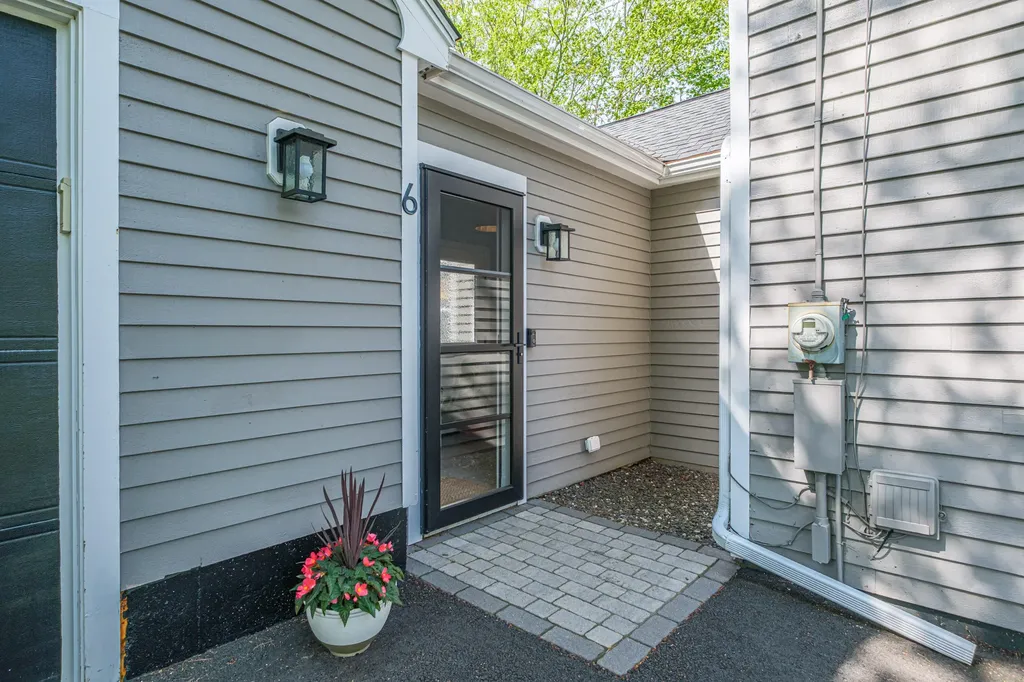 6 Plymouth Drive Scarborough ME 04074