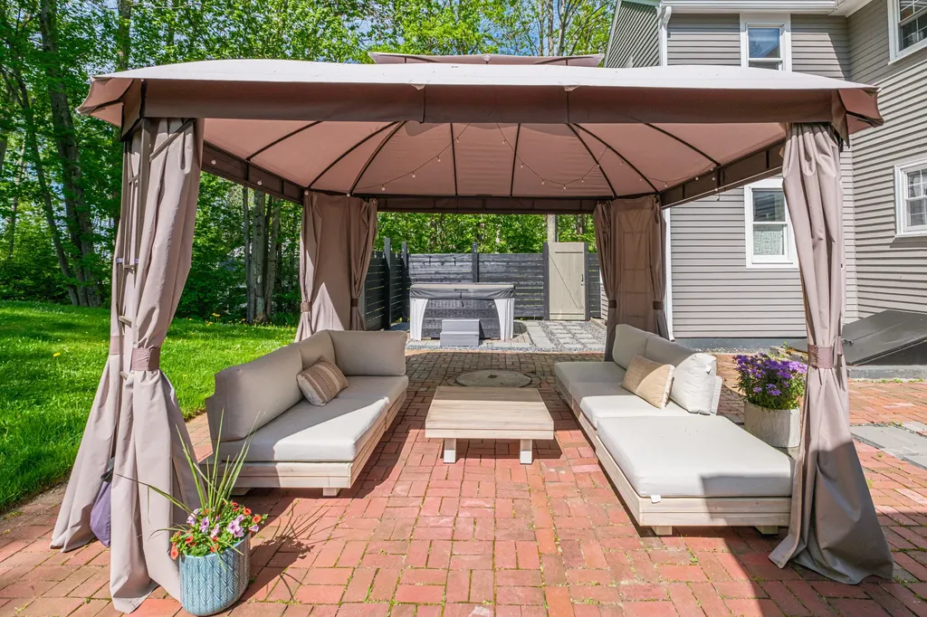 6 Plymouth Drive Scarborough ME 04074