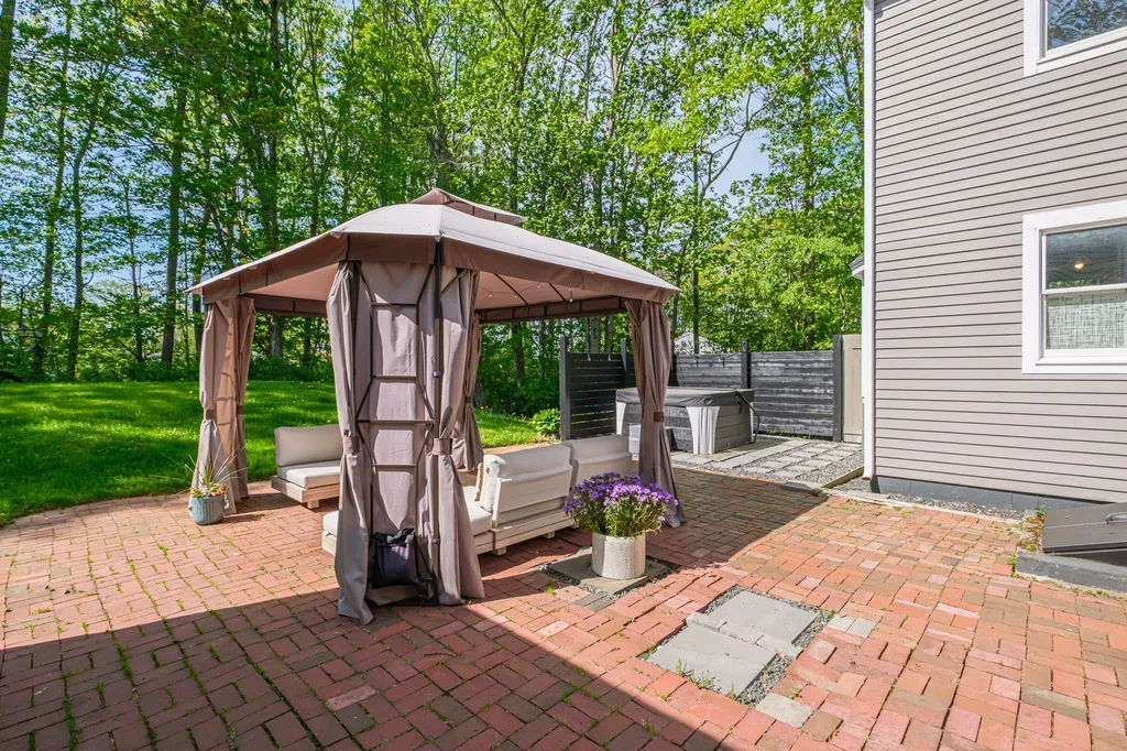 6 Plymouth Drive Scarborough ME 04074