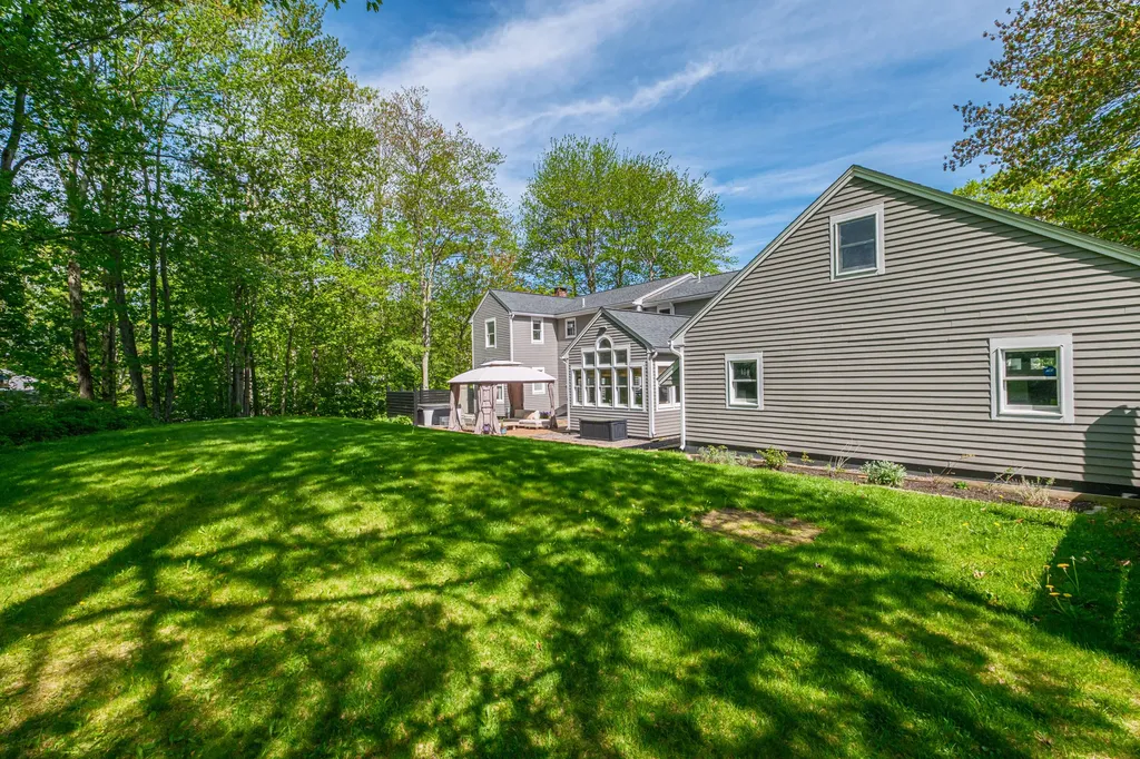 6 Plymouth Drive Scarborough ME 04074