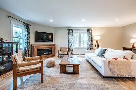 6 Plymouth Drive Scarborough ME 04074
