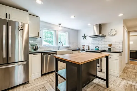 6 Plymouth Drive Scarborough ME 04074