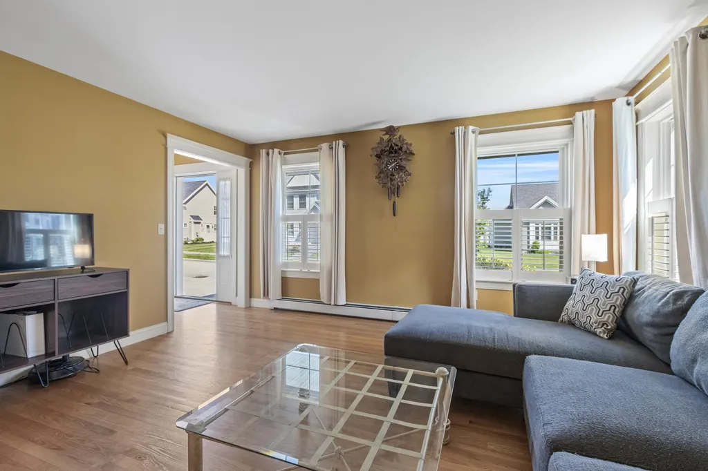 29 Mccann Way Scarborough ME 04074