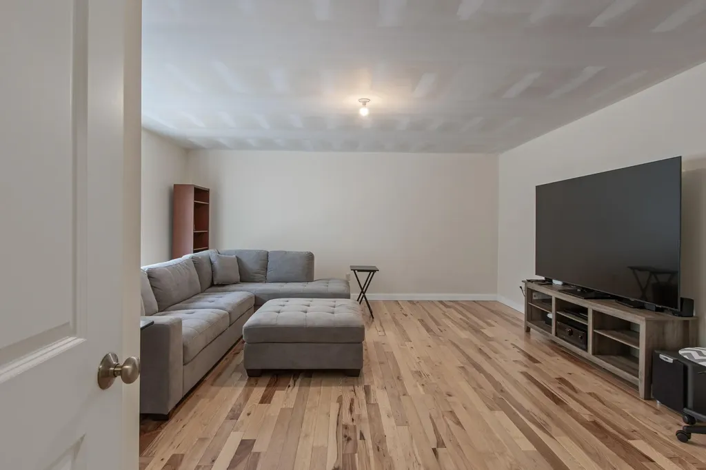 29 Mccann Way Scarborough ME 04074