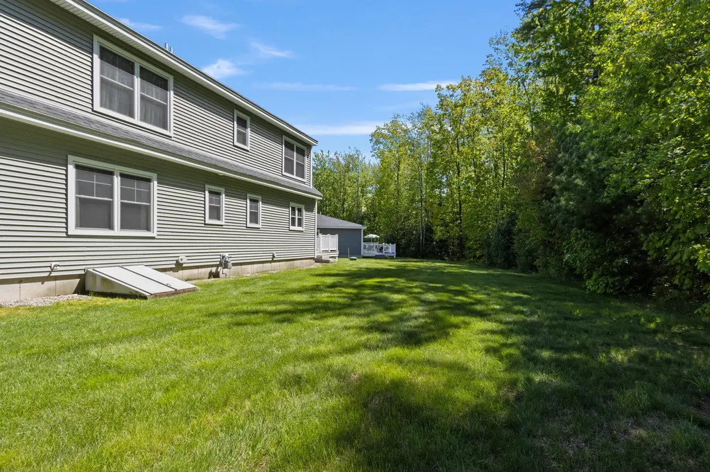 29 Mccann Way Scarborough ME 04074