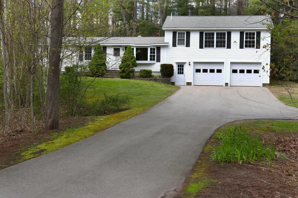 169 N Berwick Road Wells ME 04090