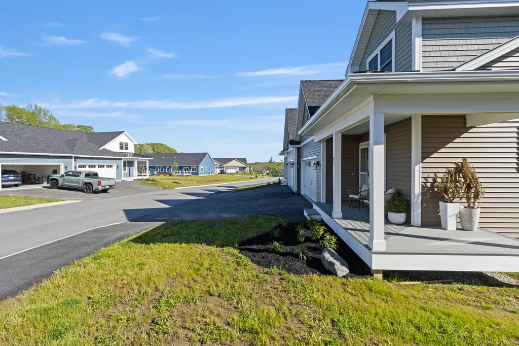 41 Brooks Edge Farm Road Westbrook ME 04092