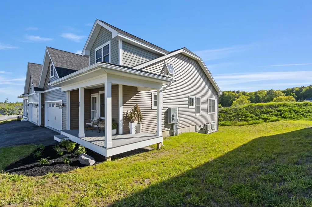 41 Brooks Edge Farm Road Westbrook ME 04092