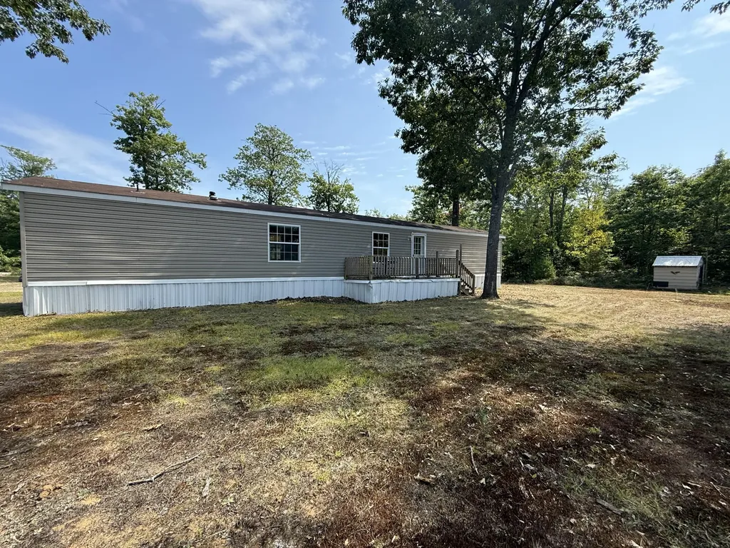 15 Michaels Way Paris ME 04281