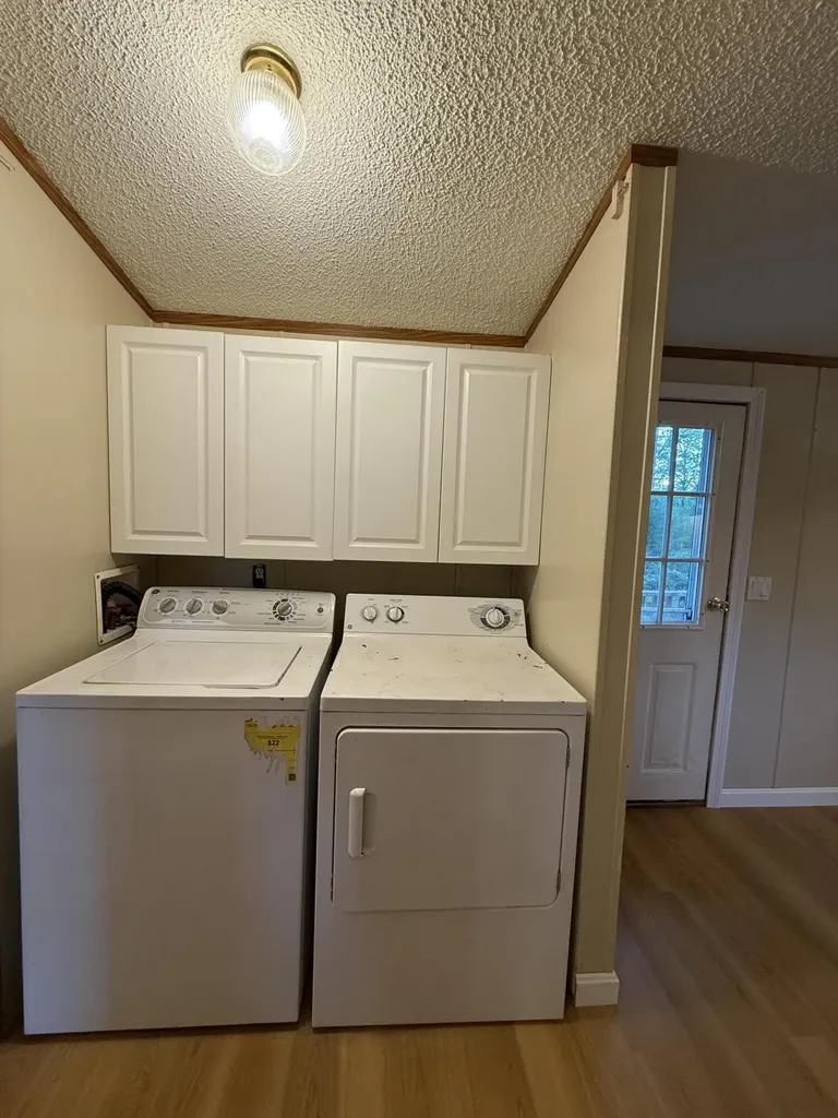 15 Michaels Way Paris ME 04281