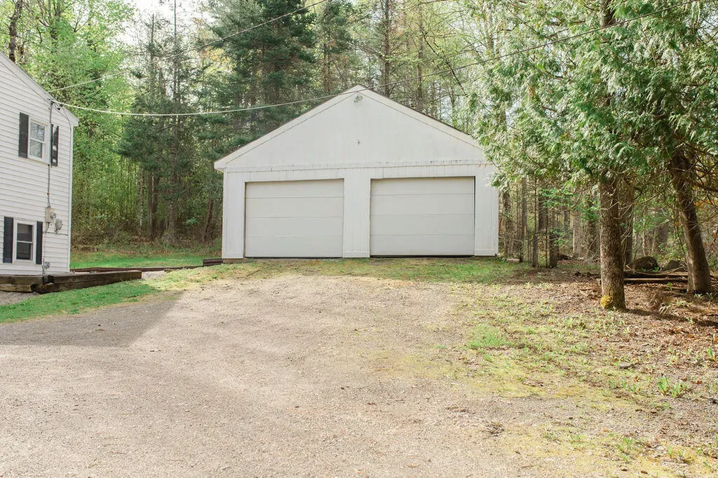 7 Upper Oak Point Road Winterport ME 04496