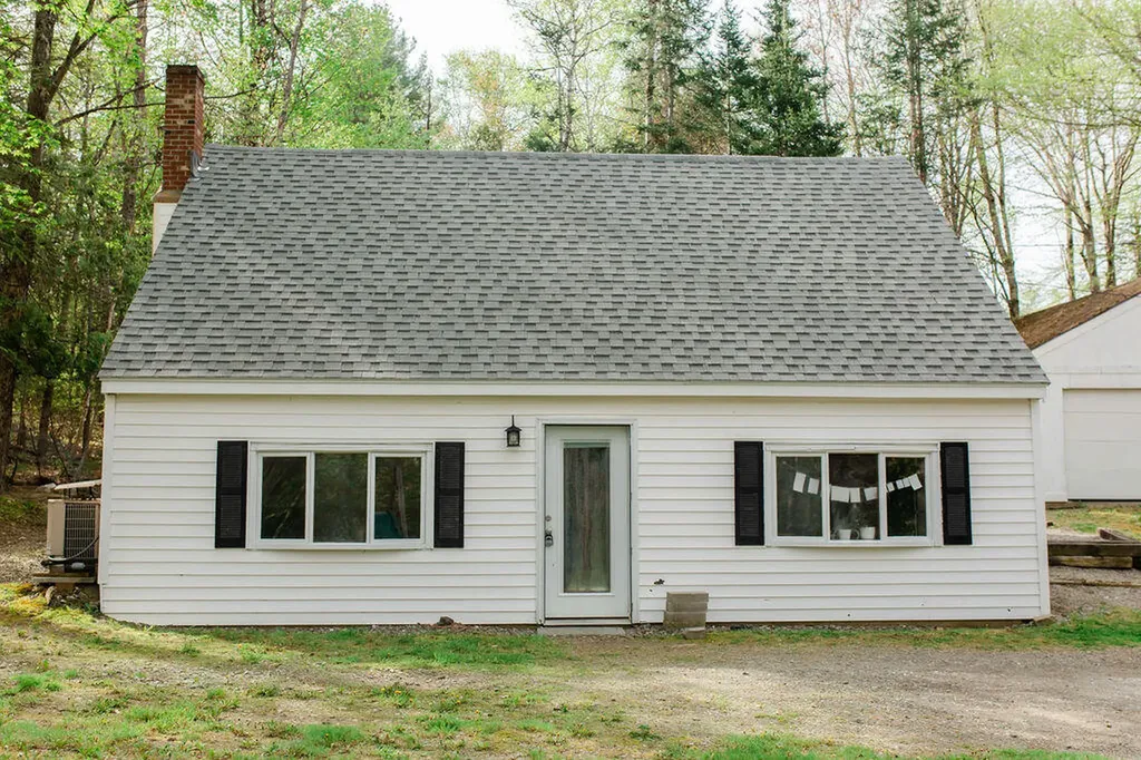 7 Upper Oak Point Road Winterport ME 04496
