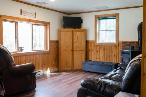 7 Upper Oak Point Road Winterport ME 04496
