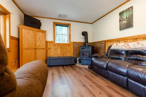 7 Upper Oak Point Road Winterport ME 04496