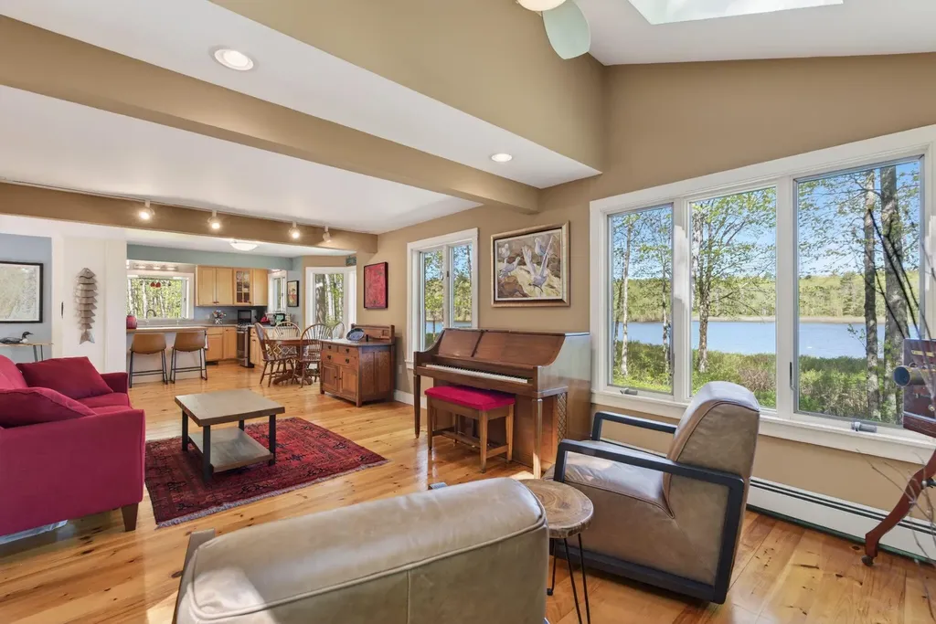 38 Porcupine Ridge Road Bremen ME 04551