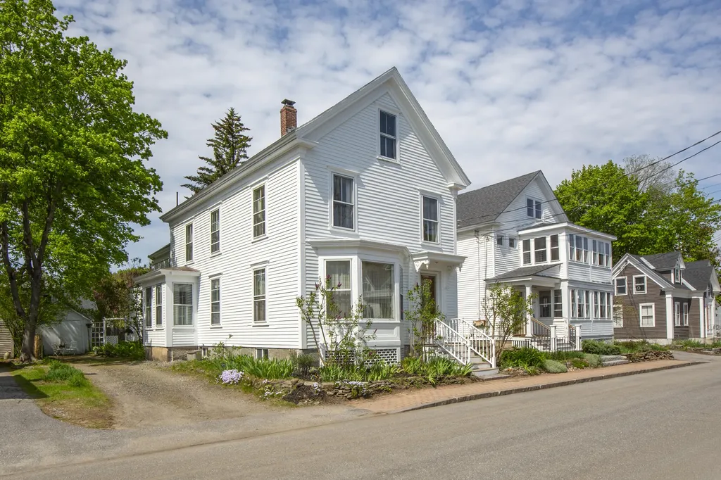 25 School Street Brunswick ME 04011