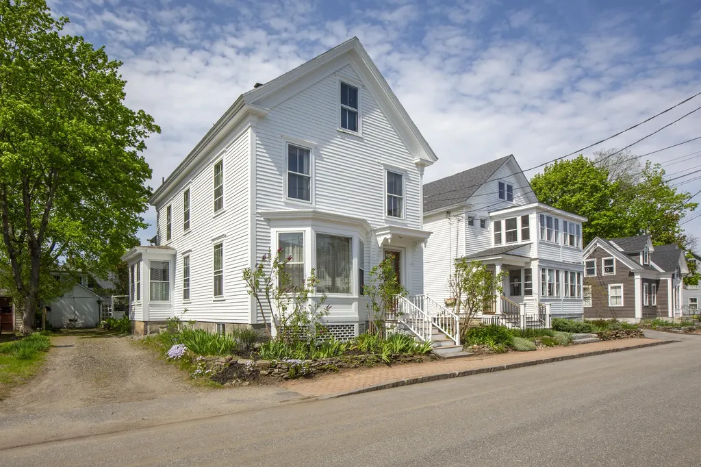 25 School Street Brunswick ME 04011