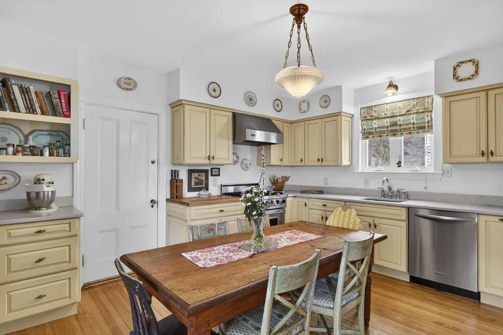 25 School Street Brunswick ME 04011