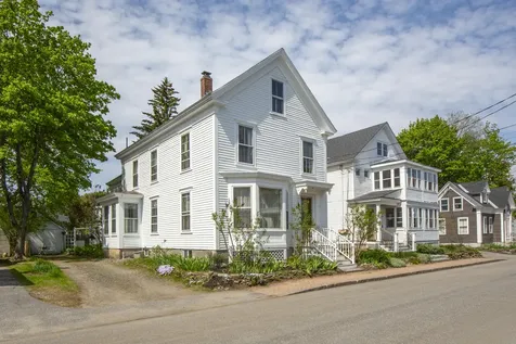 25 School Street Brunswick ME 04011