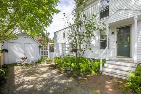 25 School Street Brunswick ME 04011
