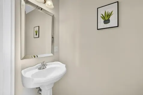59 Broadway Rockland ME 04841