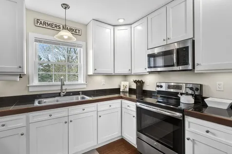 59 Broadway Rockland ME 04841