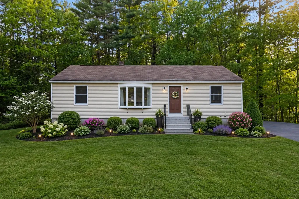 4 Mayfield Drive Westbrook ME 04092