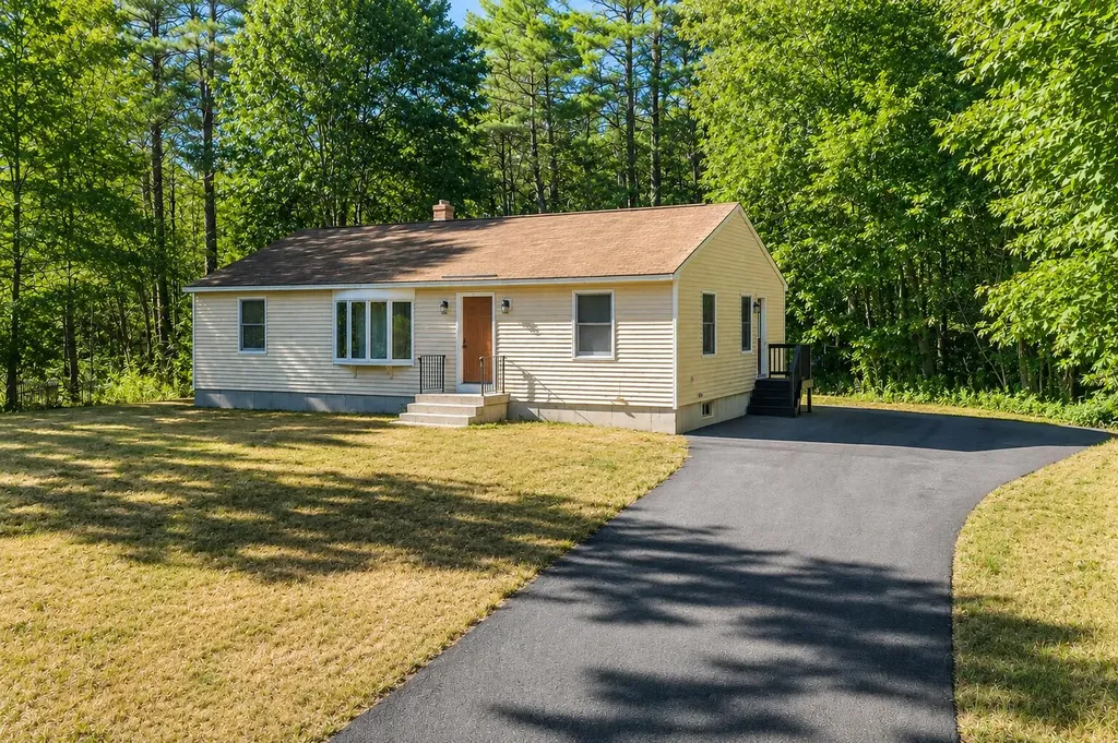 4 Mayfield Drive Westbrook ME 04092