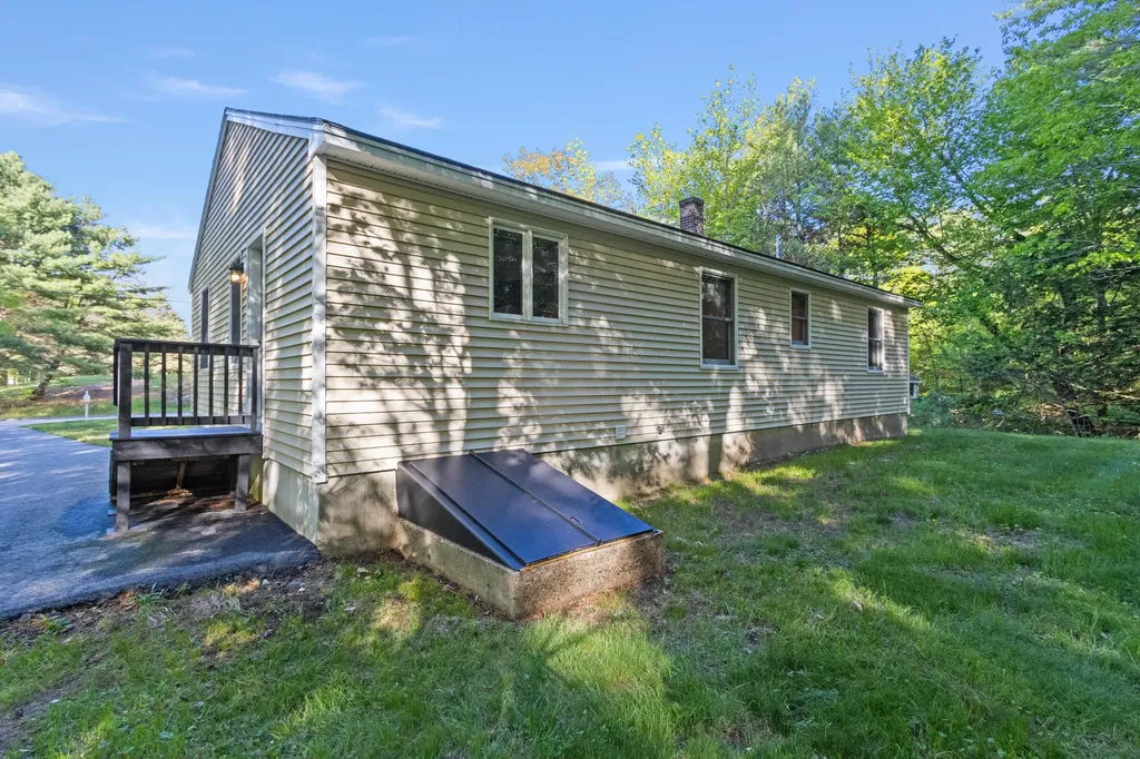 4 Mayfield Drive Westbrook ME 04092