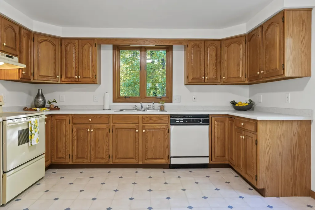 4 Mayfield Drive Westbrook ME 04092