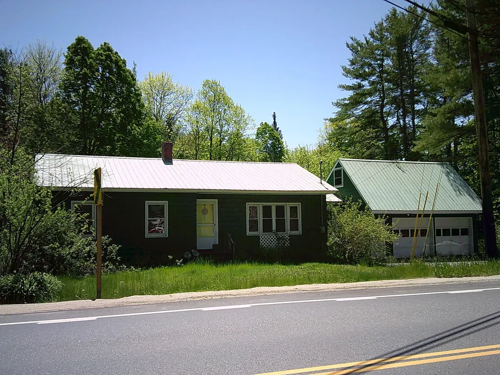 79 Buckfield Road Paris ME 04281