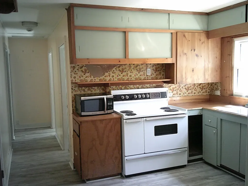 79 Buckfield Road Paris ME 04281
