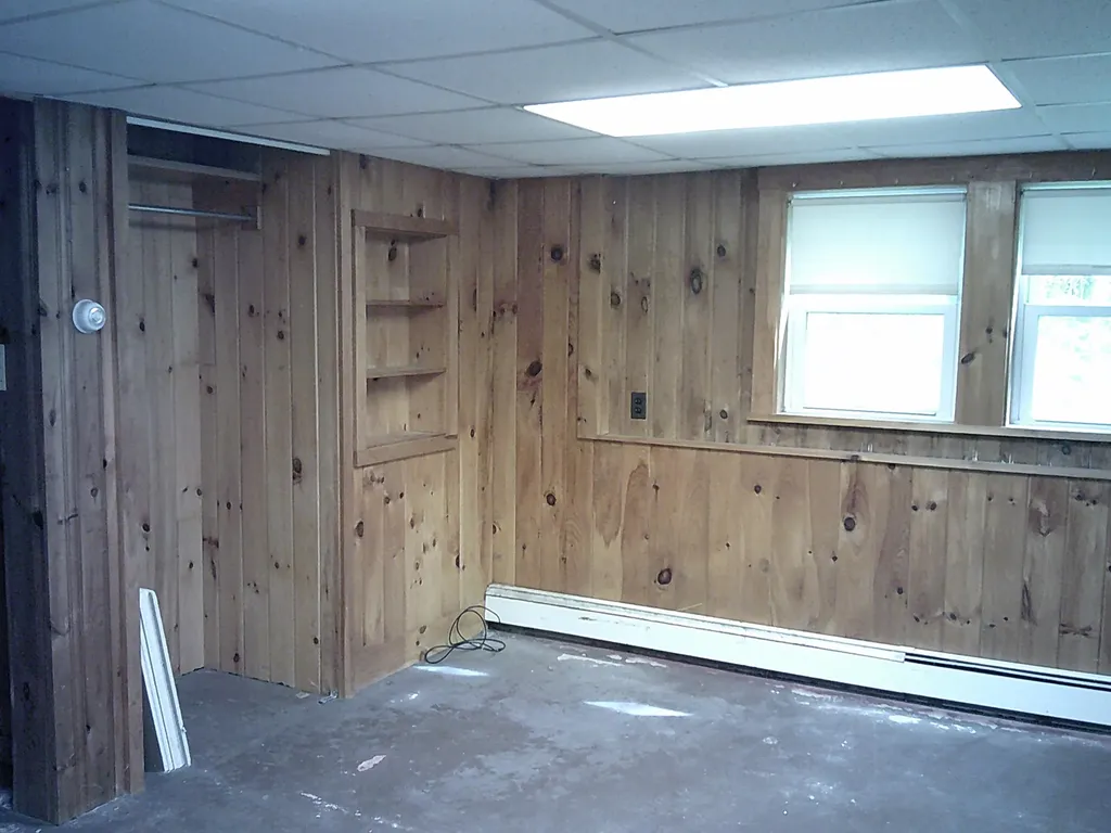 79 Buckfield Road Paris ME 04281