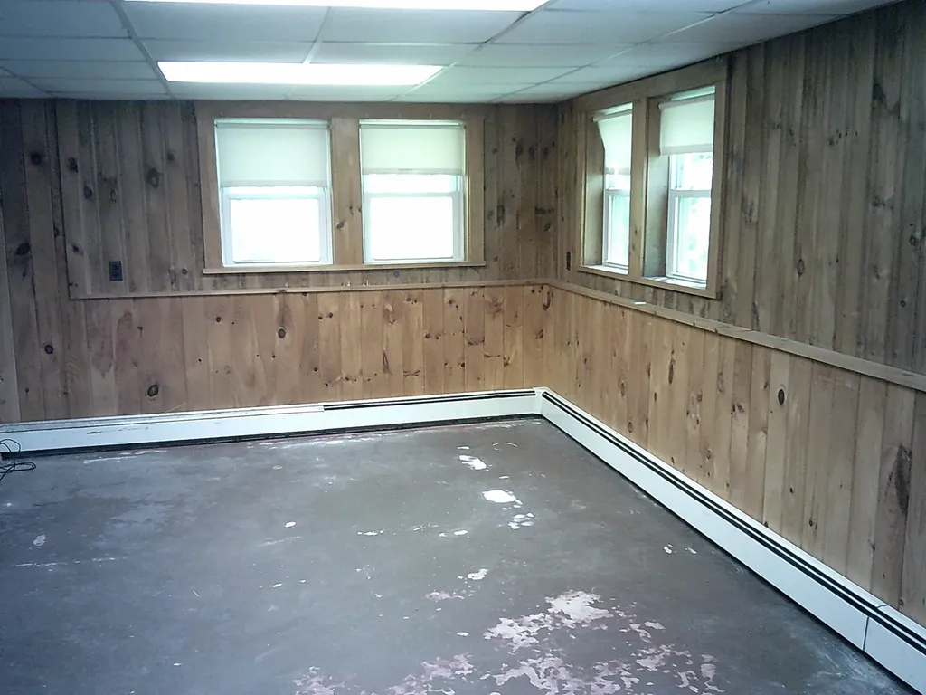 79 Buckfield Road Paris ME 04281