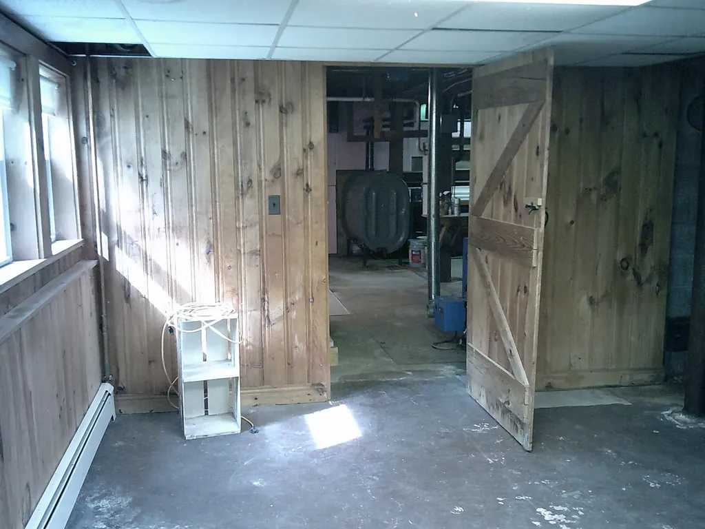 79 Buckfield Road Paris ME 04281