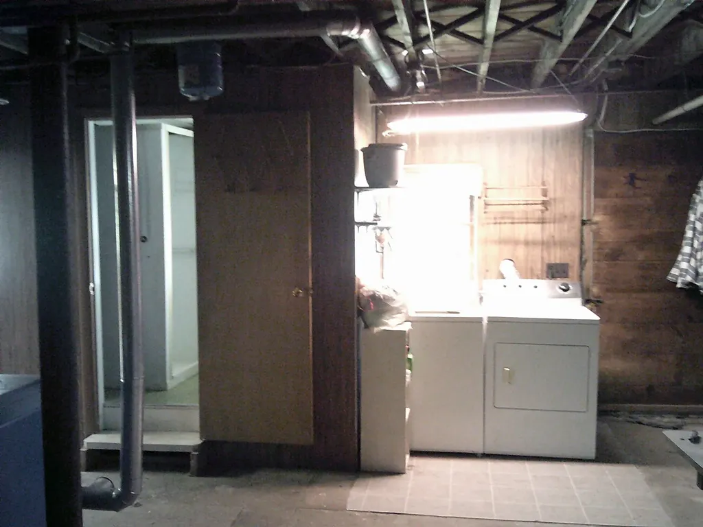 79 Buckfield Road Paris ME 04281