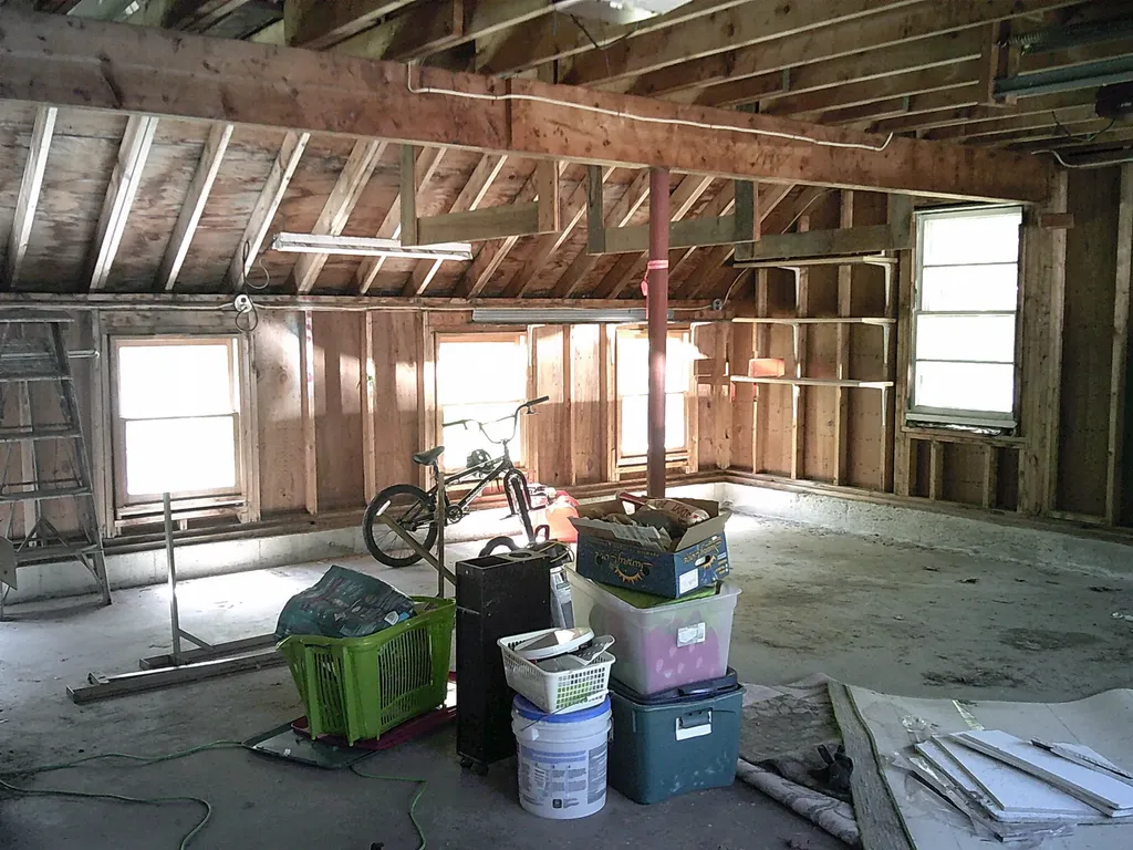 79 Buckfield Road Paris ME 04281