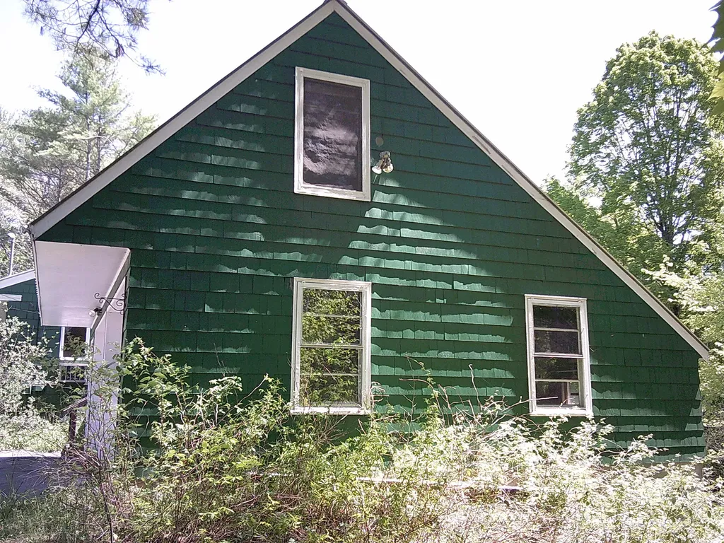 79 Buckfield Road Paris ME 04281