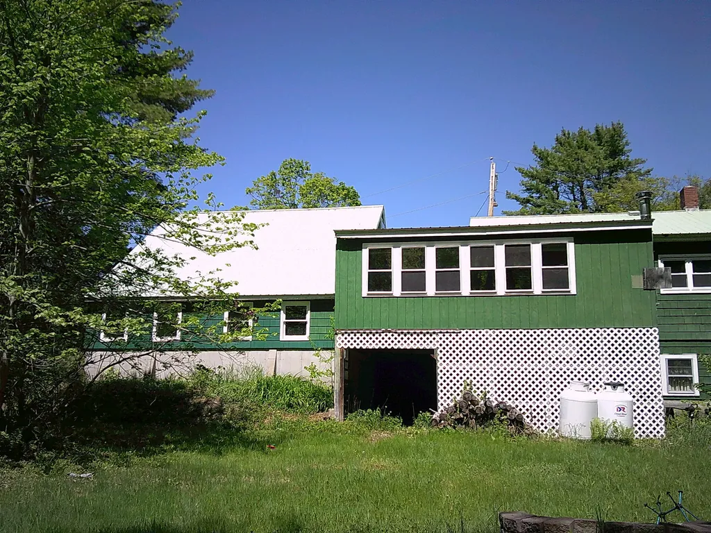 79 Buckfield Road Paris ME 04281