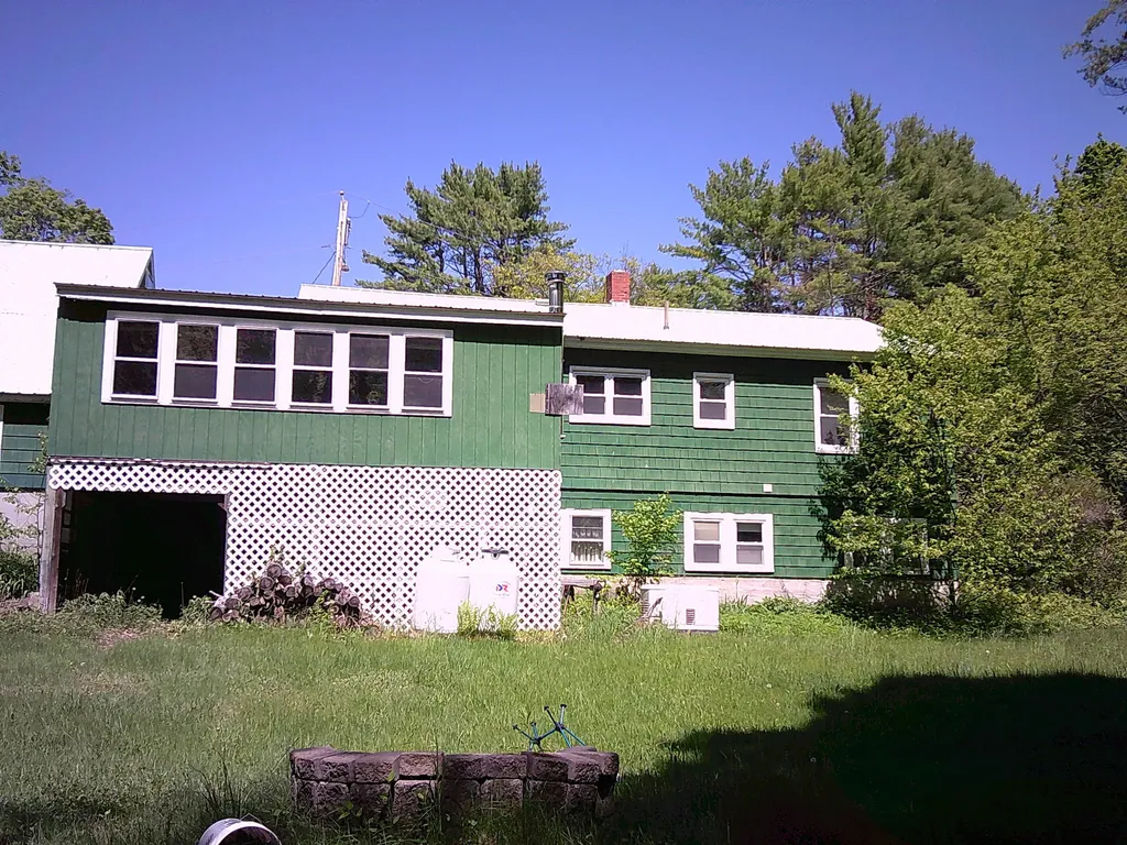 79 Buckfield Road Paris ME 04281