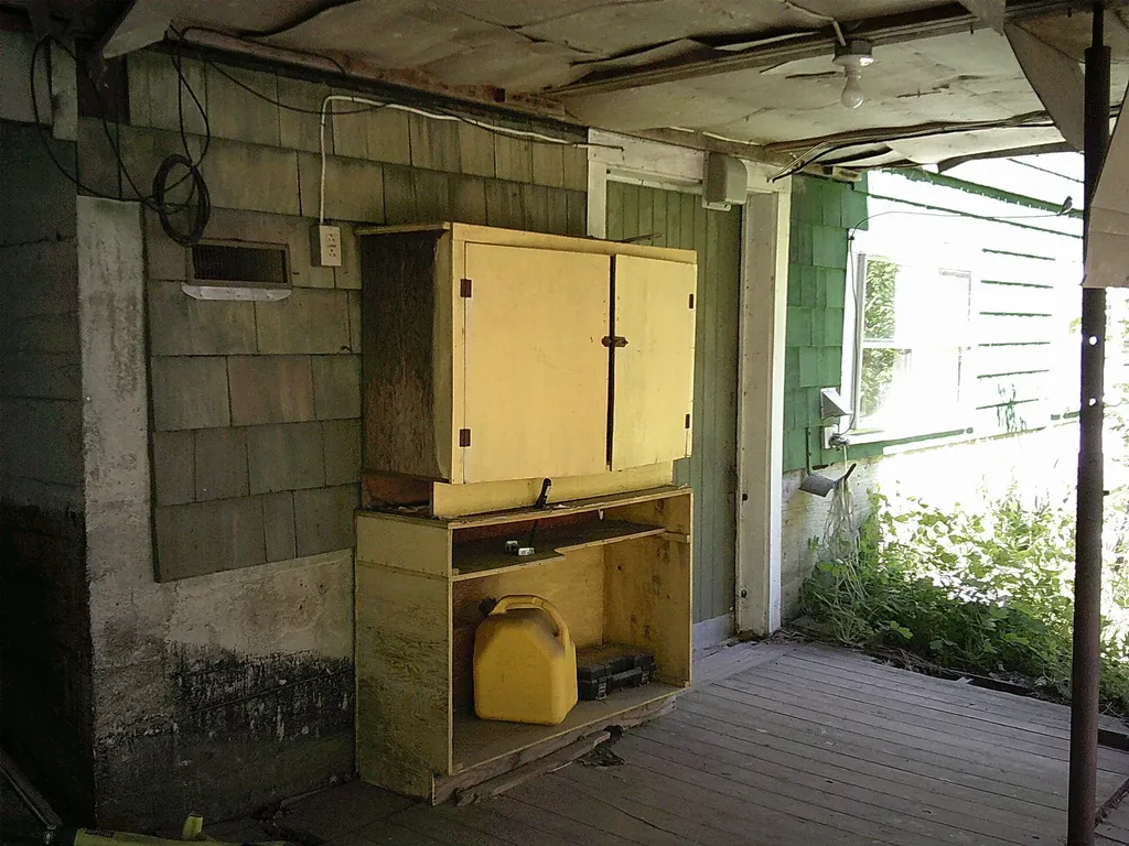 79 Buckfield Road Paris ME 04281