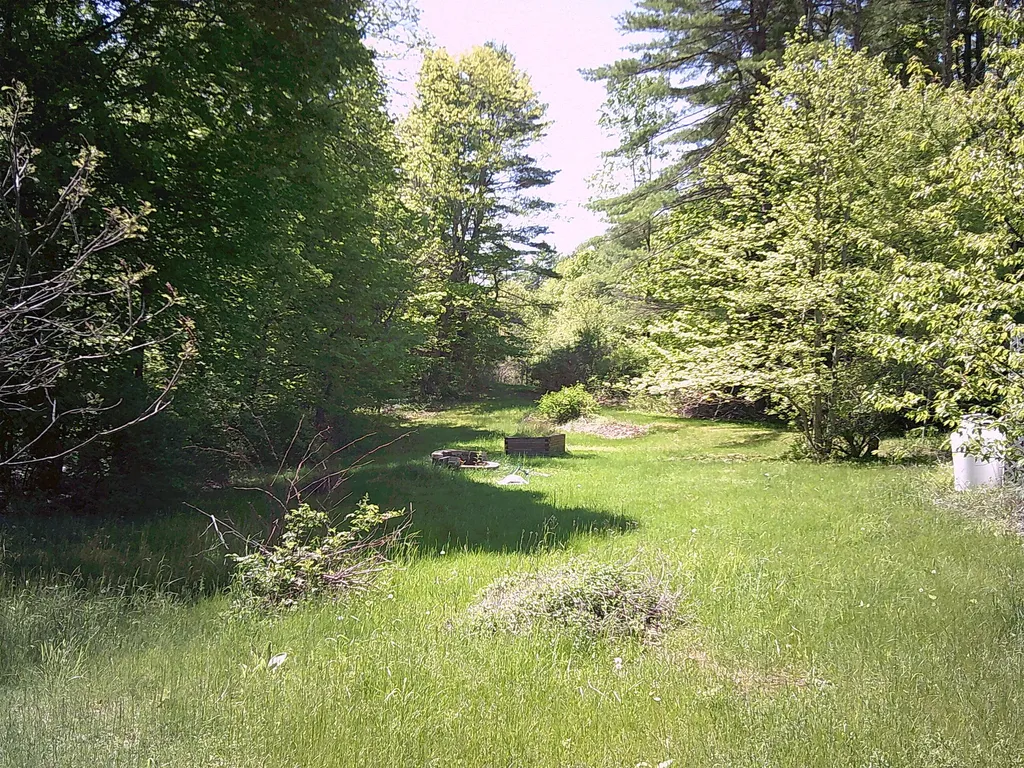 79 Buckfield Road Paris ME 04281