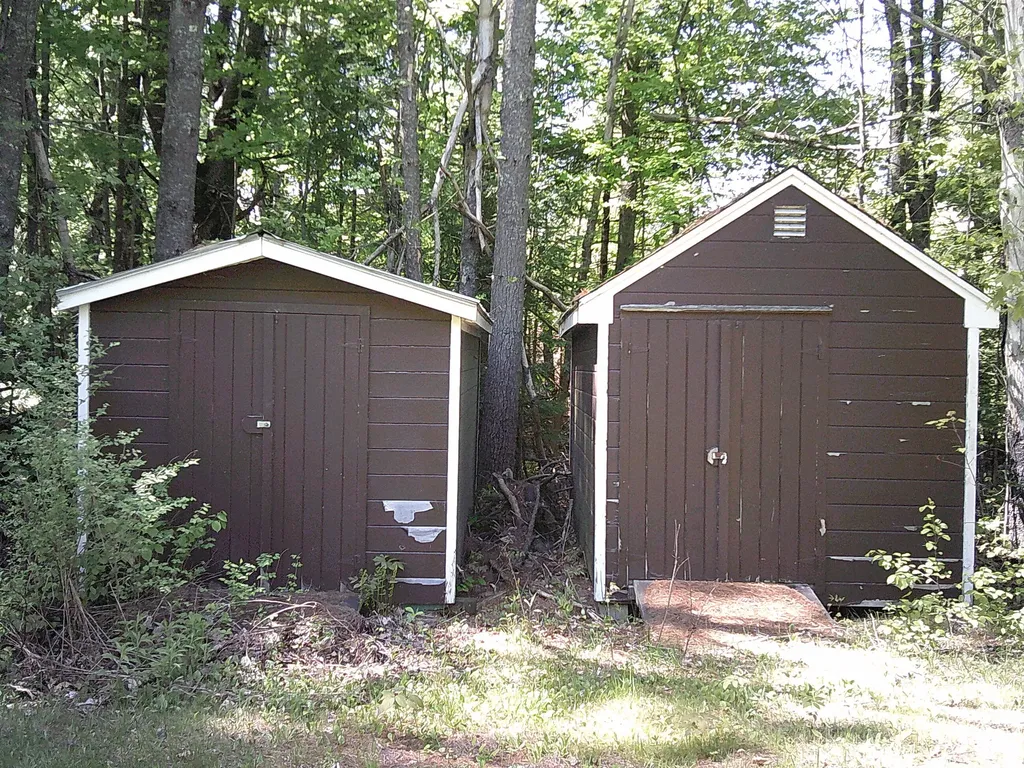 79 Buckfield Road Paris ME 04281