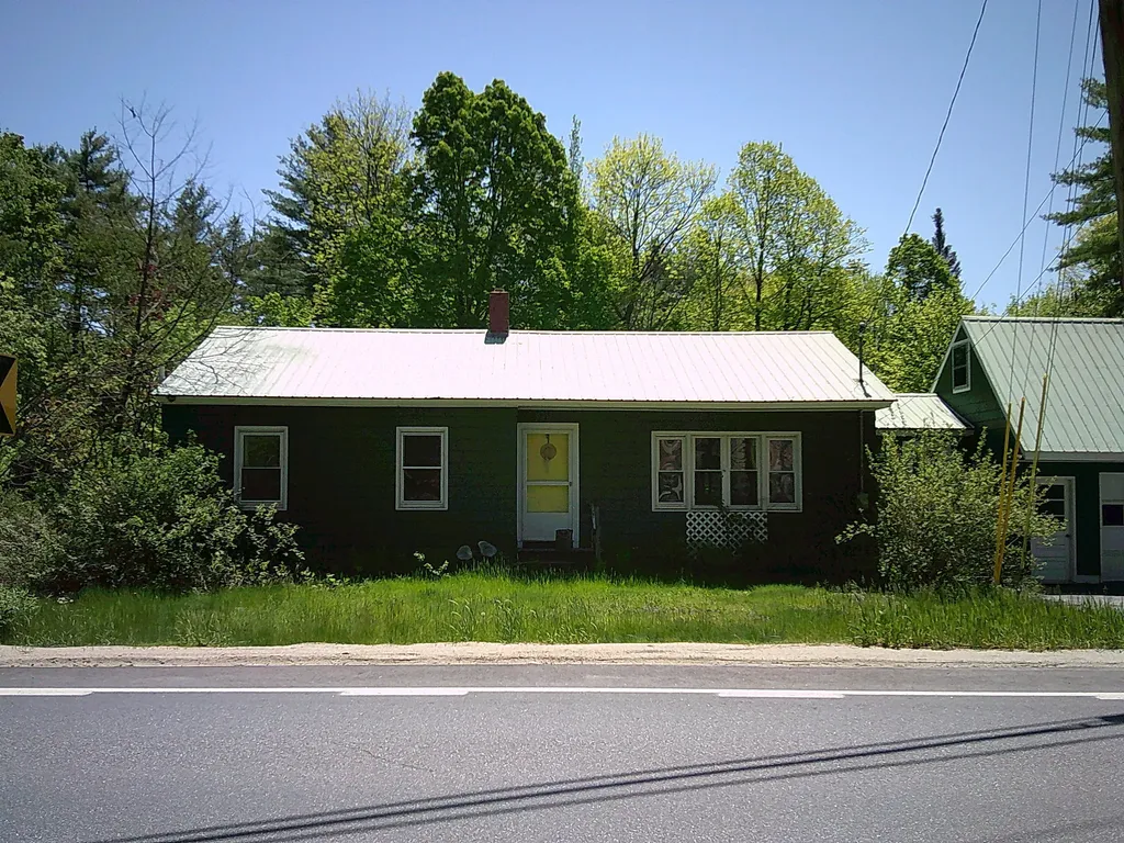 79 Buckfield Road Paris ME 04281