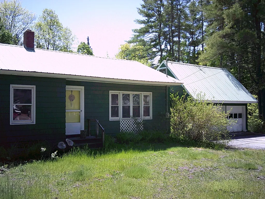 79 Buckfield Road Paris ME 04281